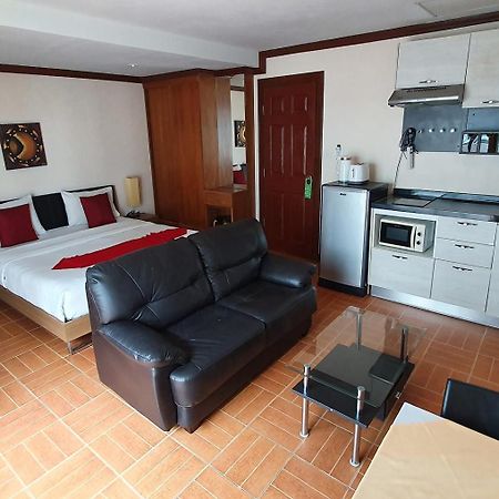 Patong Karlssons Hotel Bagian luar foto