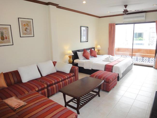 Patong Karlssons Hotel Bagian luar foto
