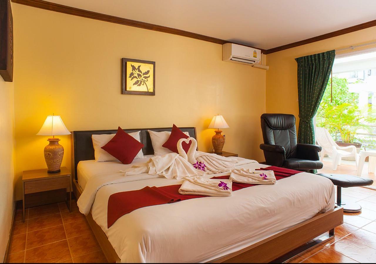 Patong Karlssons Hotel Bagian luar foto