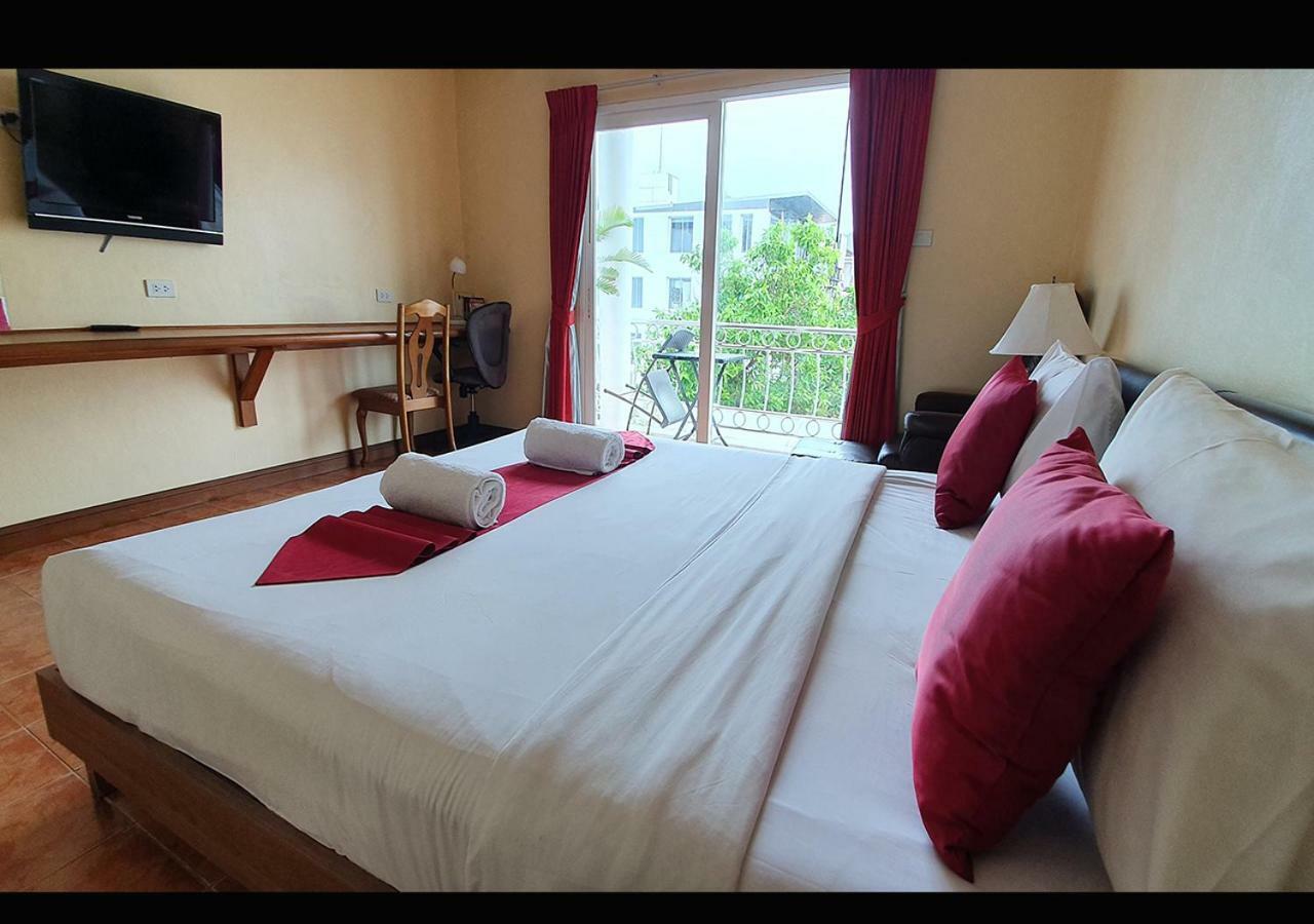 Patong Karlssons Hotel Bagian luar foto