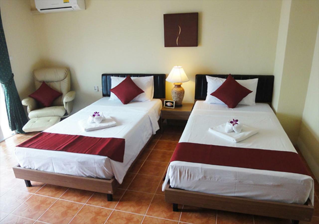 Patong Karlssons Hotel Bagian luar foto